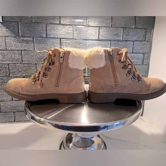 UGG Kids Ankle Boots - Picture 2 of 12